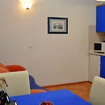 Apartments Ivi