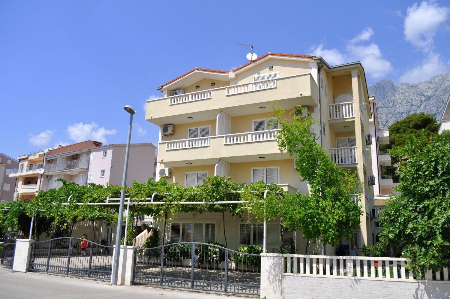 Apartment Ivi Makarska