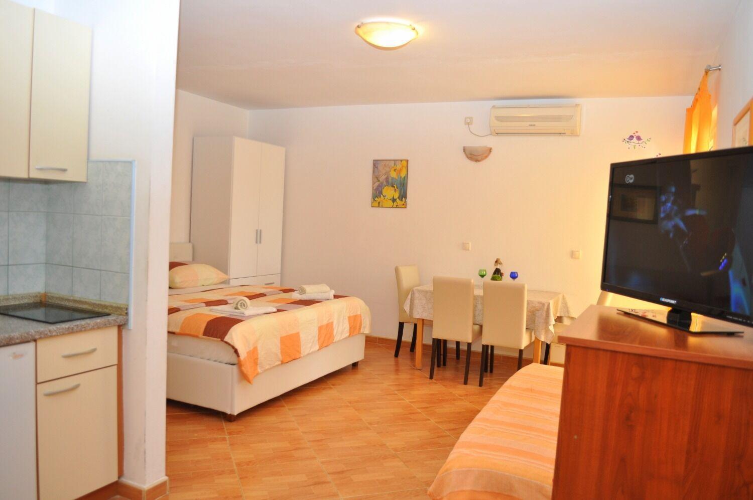 Ivi Apartment