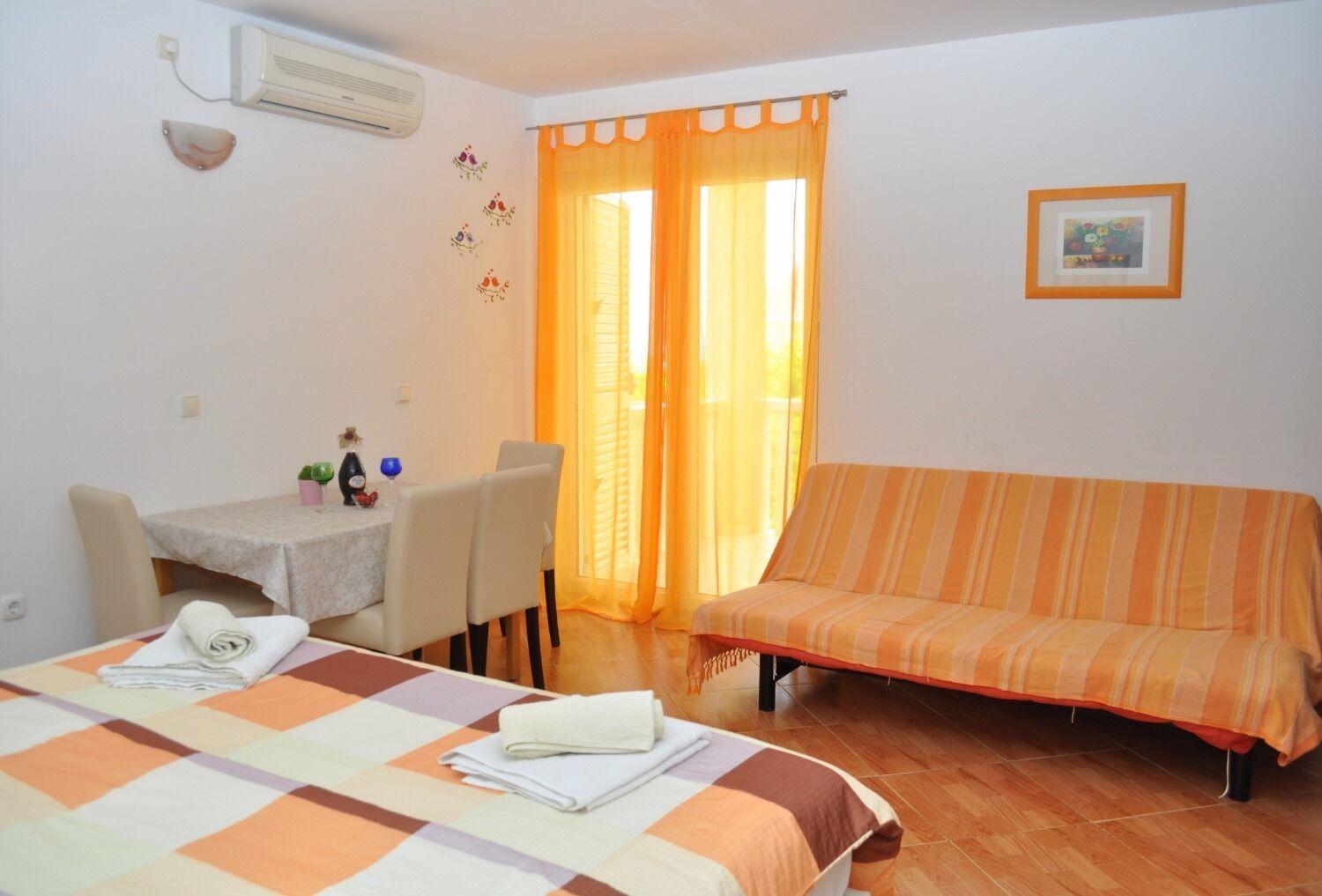 Apartment Ivi *