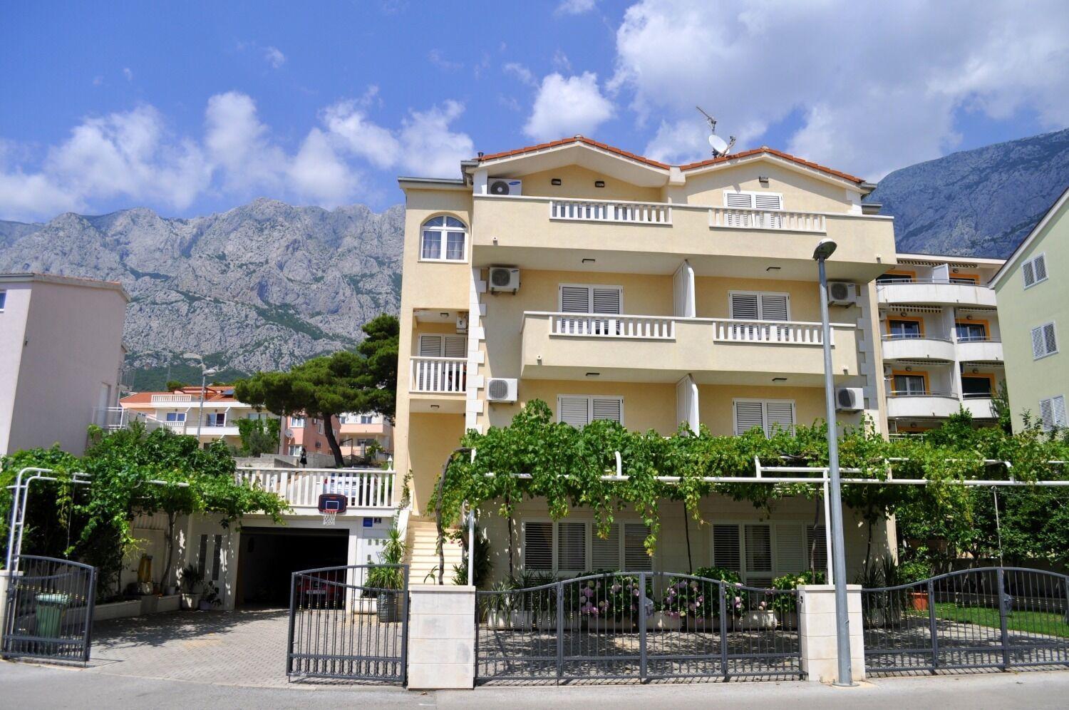 Apartment Ivi